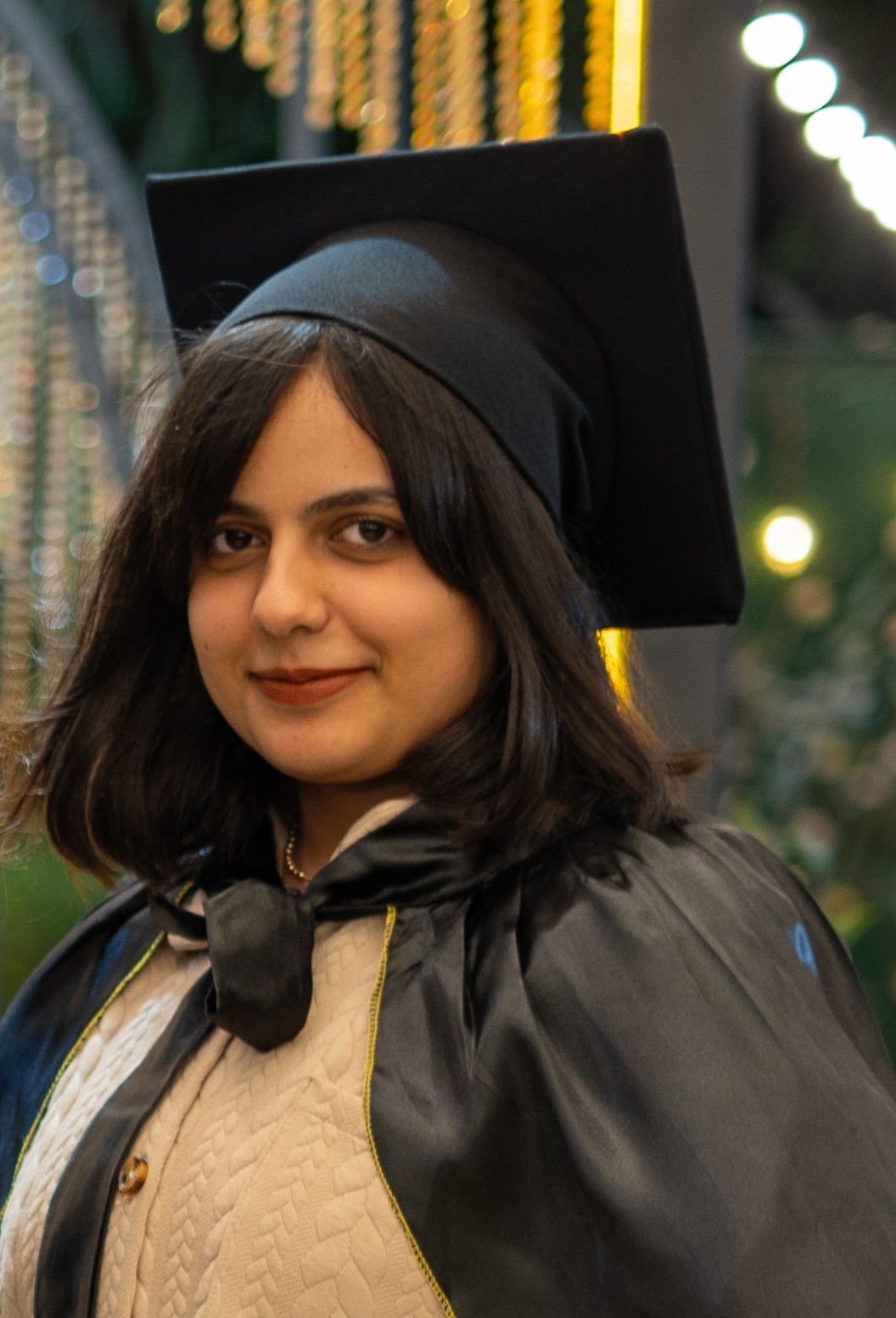 آیناز قاسمی